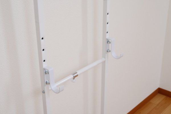 画像5: 突っ張りツッパリ式自転車ラック ホワイト / 自転車ラック 2段 マンション 自転車ラックバッグ 4台 強風 防水 斜め diy 自転車スタンド 電動自転車 自転車ラックかご 転倒防止 自転車 壁掛け メーカー 自作 省スペース 室内 縦置き 車 2段式 つっぱり サイクルスタンド 縦型 屋外 2台 ラック